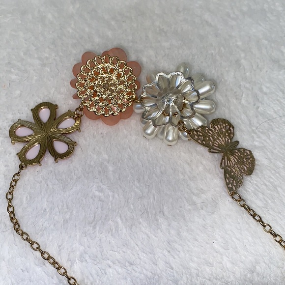 Candies- Floral/Butterfly Statement Necklace NWOT - Picture 5 of 5